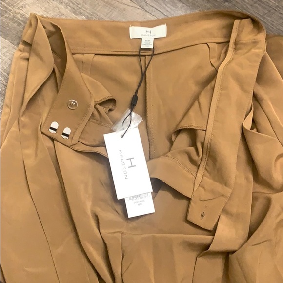 Halston Pants with tie belt. - Picture 2 of 5